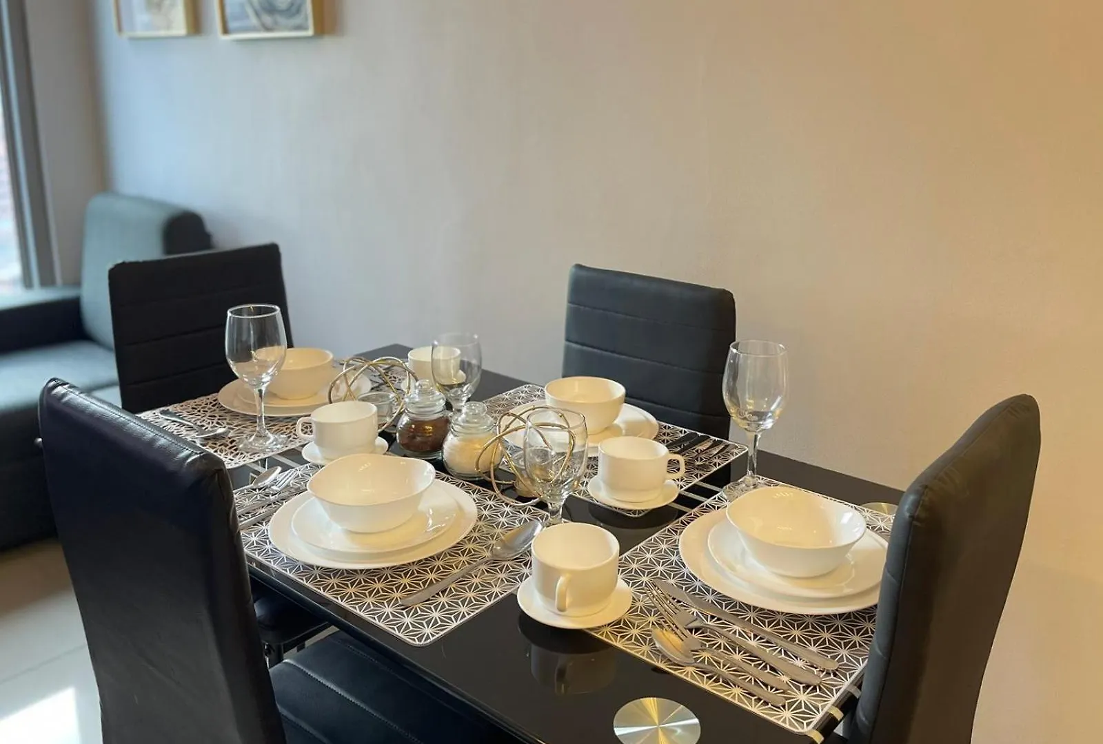 8 Adriatico- 1 Bedroom Condo With Balcony In Ermita Near The Us Embassy And Pgh Manila 0*,
