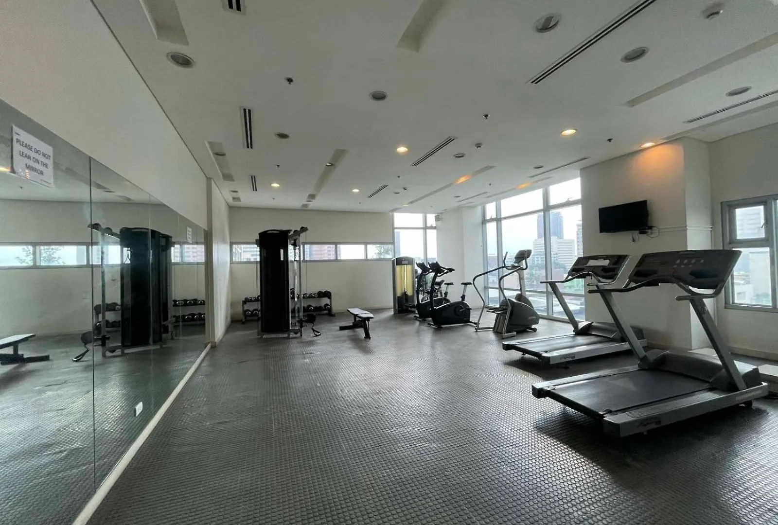Apartment 8 Adriatico- 1 Bedroom Condo With Balcony In Ermita Near The Us Embassy And Pgh Manila Philippines